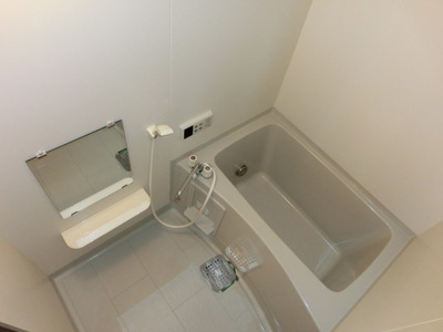 Bath. Additional heating with bathroom