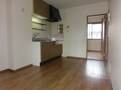 Living and room. 6 Pledge of dining kitchen