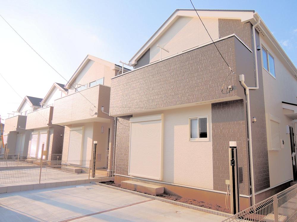 Local appearance photo. Local (11 May 2013) Shooting