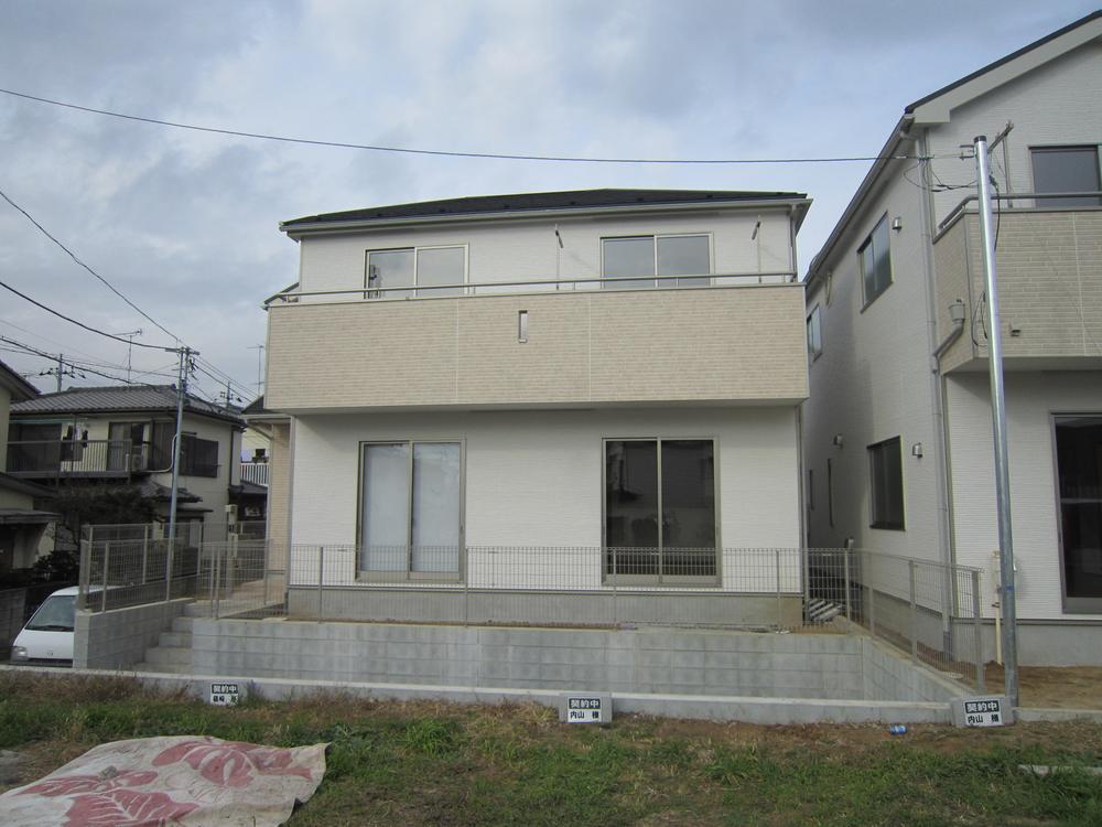 Local appearance photo. Local (12 May 2013) Shooting