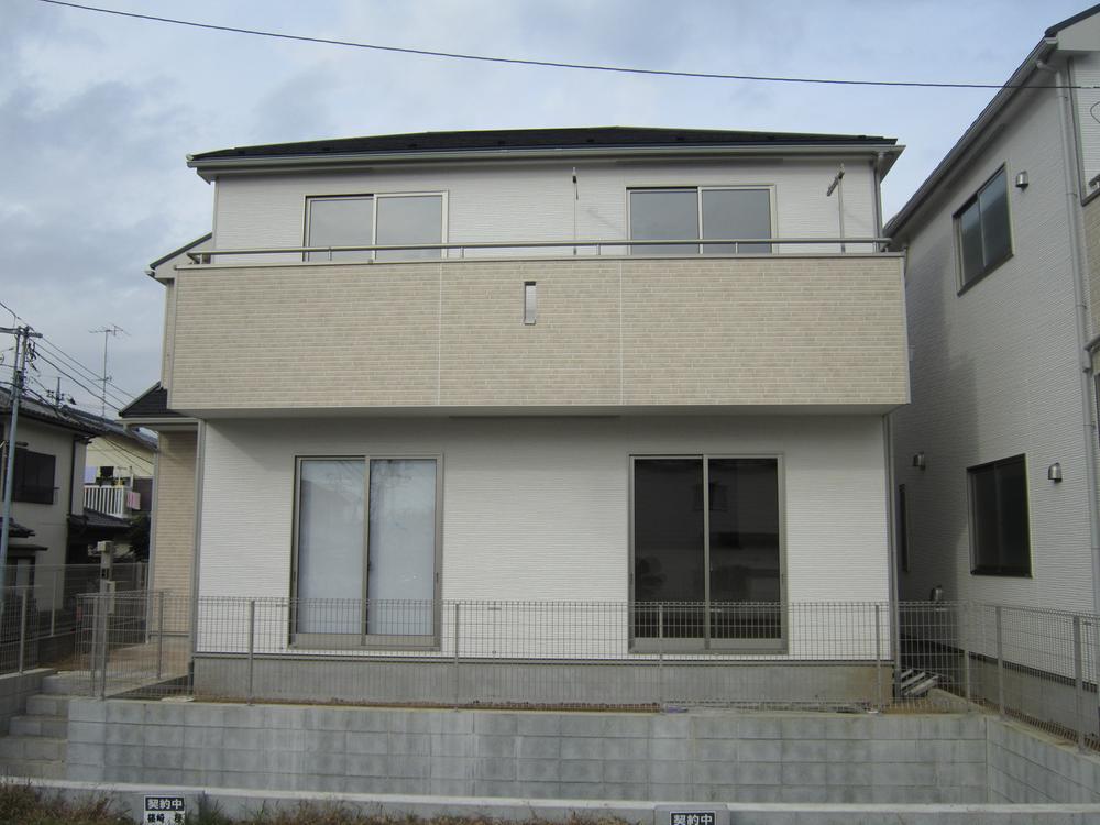 Local appearance photo. Local (12 May 2013) Shooting