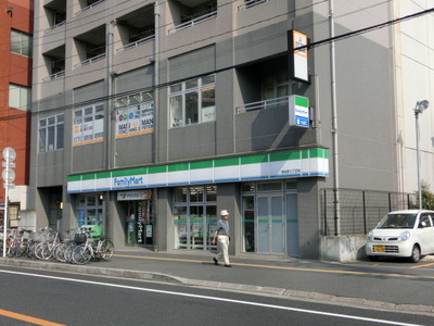 Convenience store. 80m to Family Mart (convenience store)