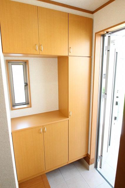 Same specifications photos (Other introspection). Entrance housed same specifications