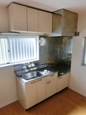 Kitchen. Gas stove installation Allowed