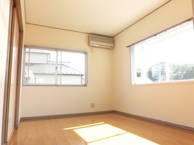 Living and room. Indoor Tamemado corner room is large