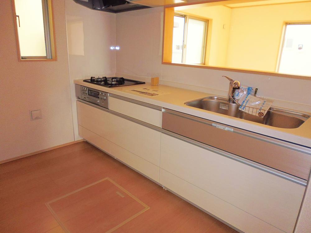 Kitchen. Indoor (12 May 2013) Shooting