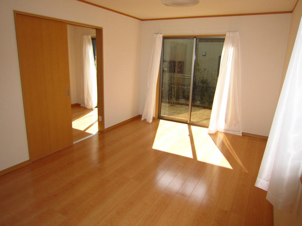 Same specifications photos (living). Same specifications