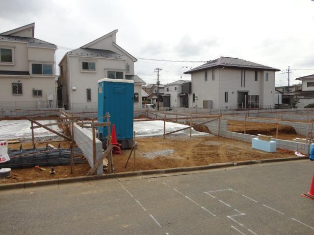 Local photos, including front road. Local (10 May 2013) Shooting