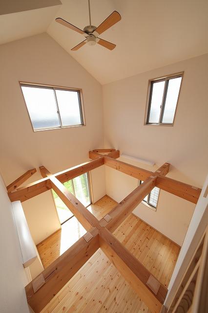 Living. Living with a large atrium Sun enters plenty