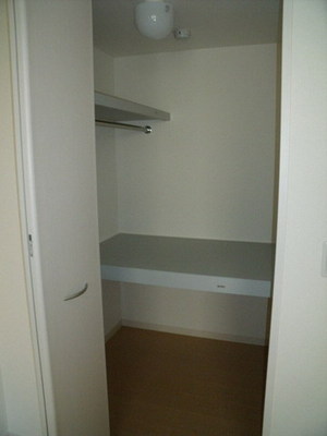 Receipt. Walk-in closet