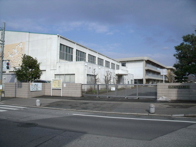 Primary school. Bracken up to elementary school (elementary school) 444m