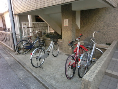 Other common areas. Bicycle parking space Yes