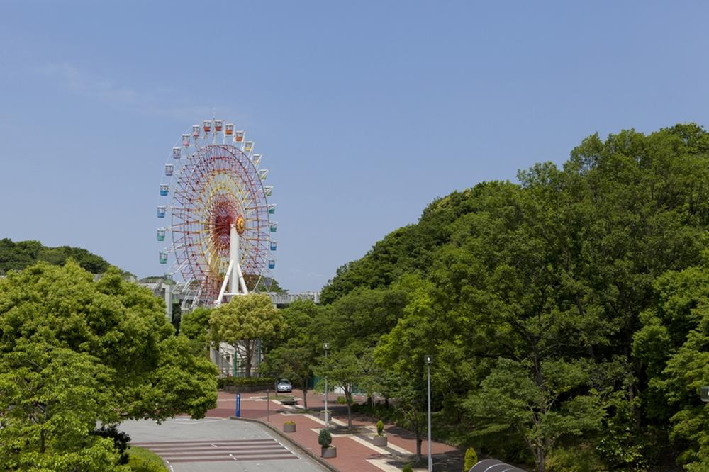 park. Park where you can enjoy in the 3020m family to Chiba Zoological Park, Zoo, vehicle, There is a fountain that can play with water, Also we have red pandas.