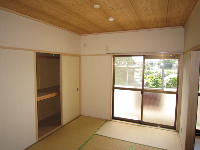 Living and room. It housed about a between
