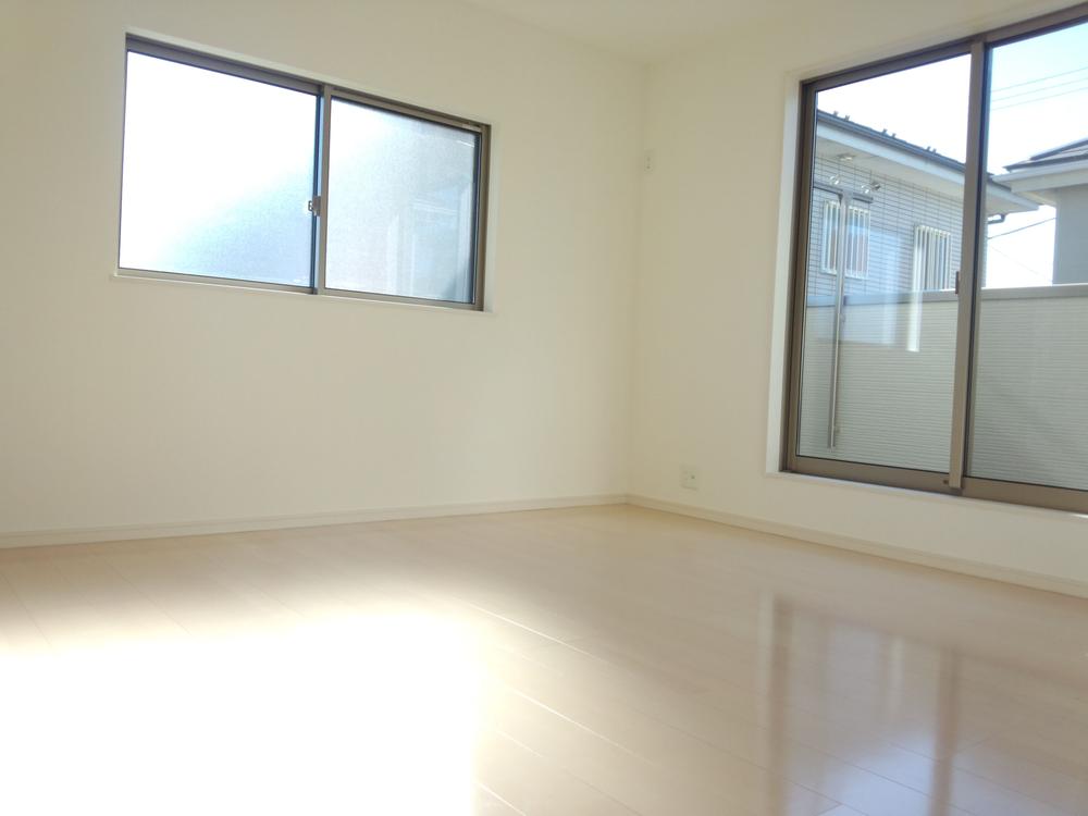 Non-living room. Indoor (11 May 2013) Shooting