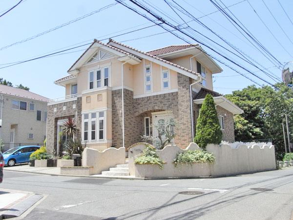 Local photos, including front road. Mansion is the introduction facing a very quiet residential area of ​​5m × 5m public roads of the corner lot.