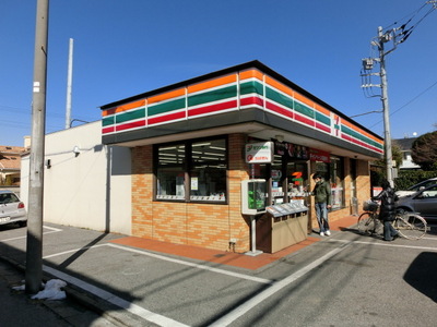 Convenience store. 140m to Seven-Eleven (convenience store)