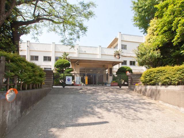 Primary school. 920m to Chiba City Kusano Elementary School