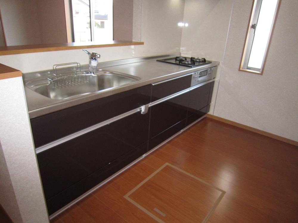 Kitchen. Indoor (12 May 2013) Shooting