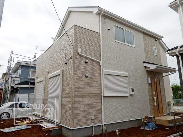 Local appearance photo. Building 2