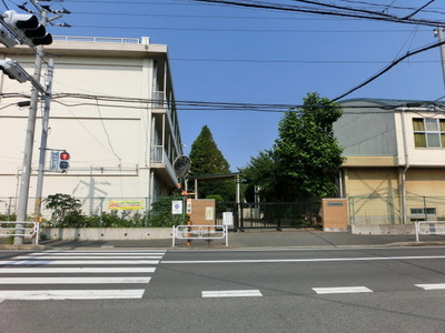 Primary school. Konakadai up to elementary school (elementary school) 540m