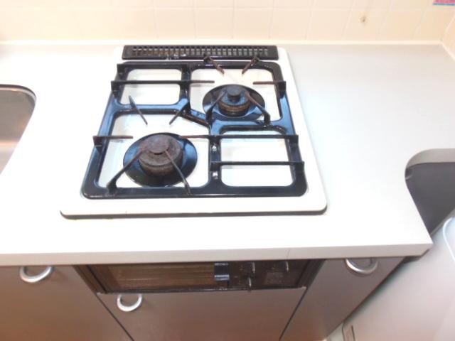 Kitchen. Dishes get on system Kitchen