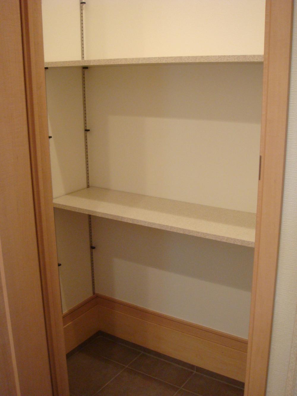 Entrance. 11 Building Entrance