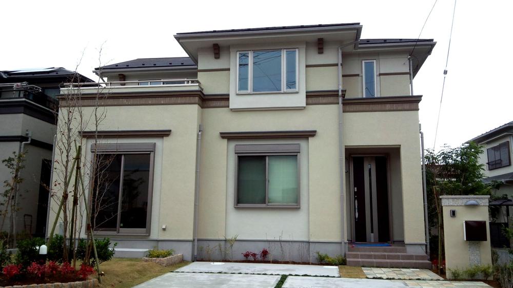 Local appearance photo. 7 Building Sunny in the south road southeast of the corner lot, Two parking is also available.