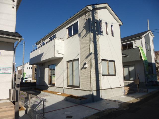 Local appearance photo. Local (12 May 2013) shooting Building 2