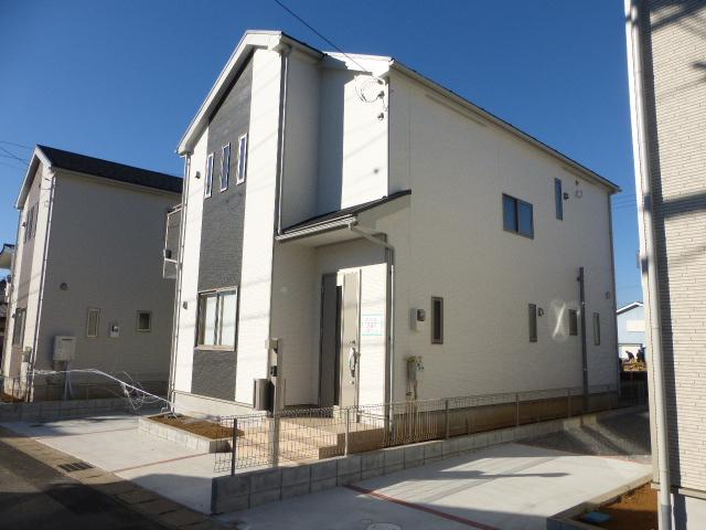 Local appearance photo. Local (12 May 2013) shooting Building 3