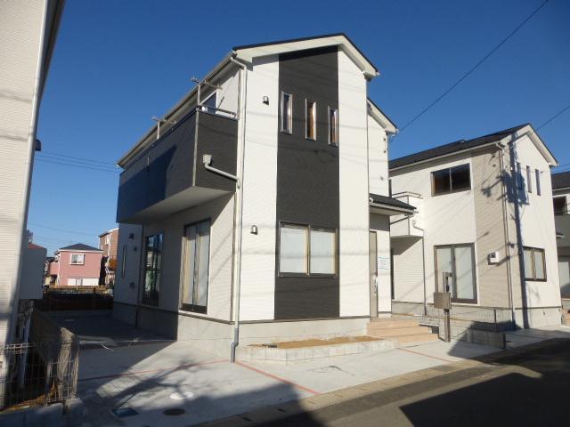 Local appearance photo. Local (12 May 2013) shooting Building 3