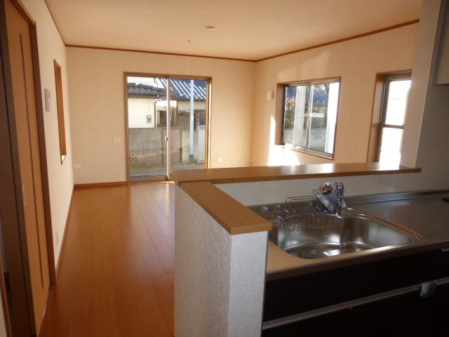 Living. Local (12 May 2013) Shooting