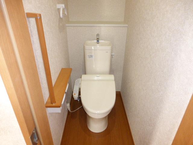 Toilet. Local (12 May 2013) Shooting