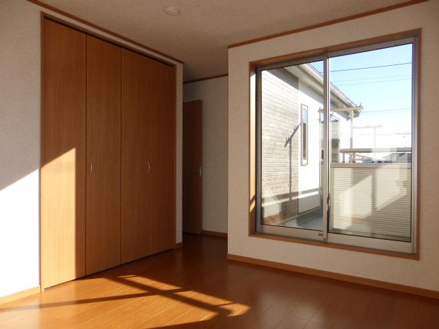 Non-living room. Local (12 May 2013) Shooting