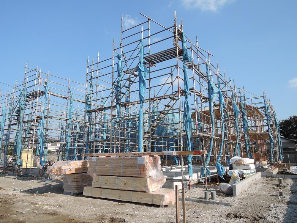 Local appearance photo. Local (11 May 2013) Shooting