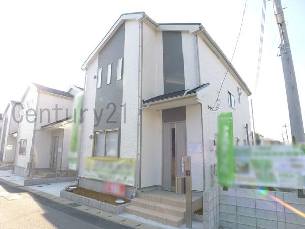 Local appearance photo. 1 Building