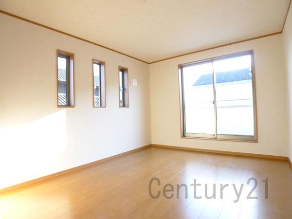 Non-living room. 1 Building