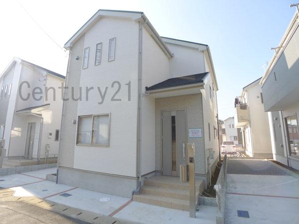 Local appearance photo. Building 2