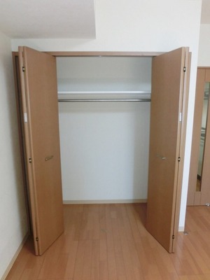 Receipt. Spacious closet