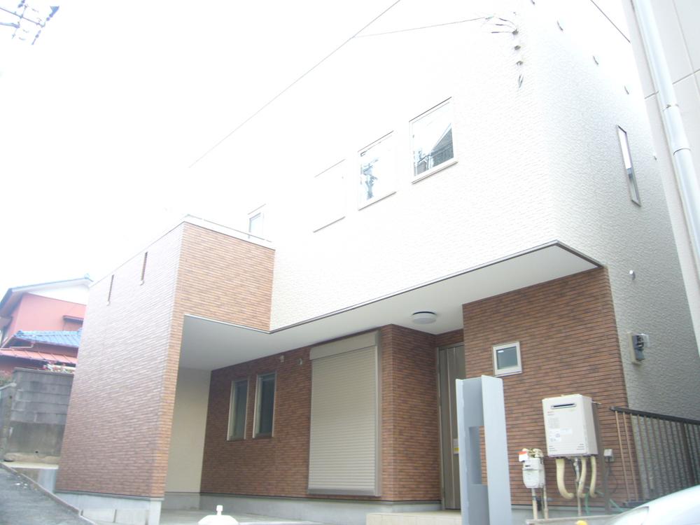 Local appearance photo. Local (12 May 2013) Shooting