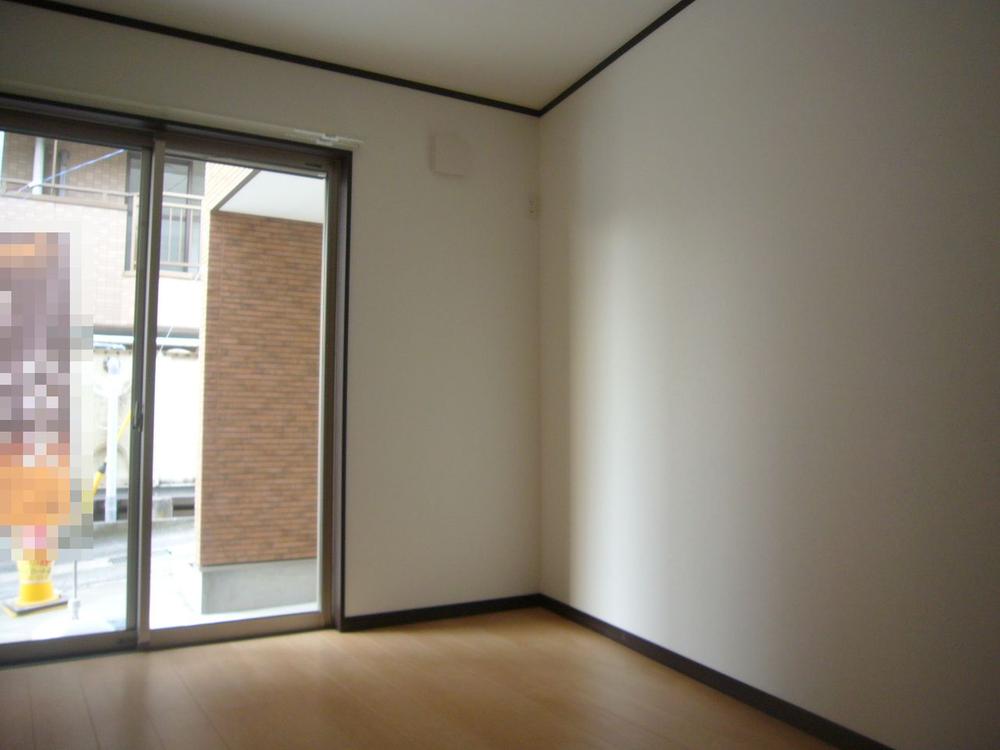 Non-living room. Local (12 May 2013) Shooting