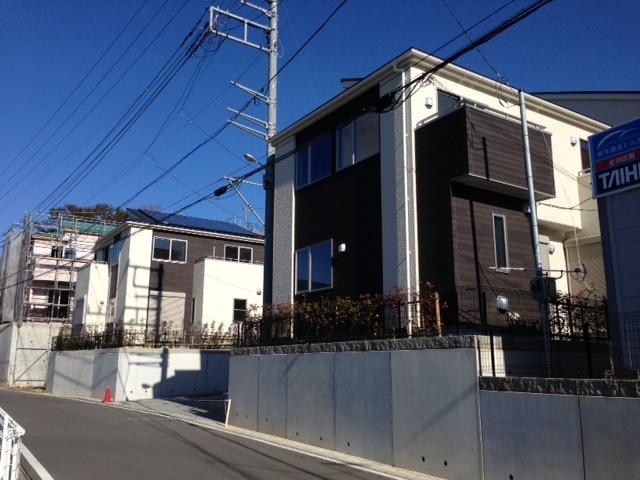 Local appearance photo. ◇ building ◇ is in one after another construction