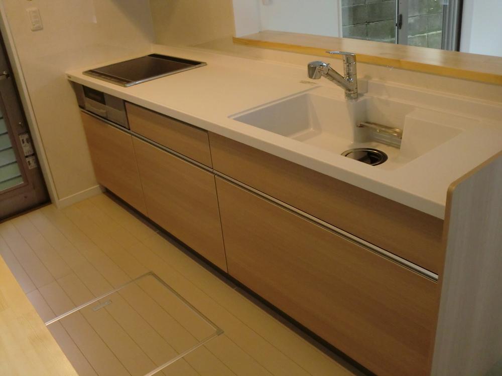 Kitchen. Local (10 May 2013) Shooting