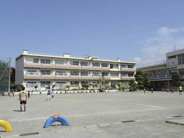 Inage elementary school (about 150m / A 2-minute walk)