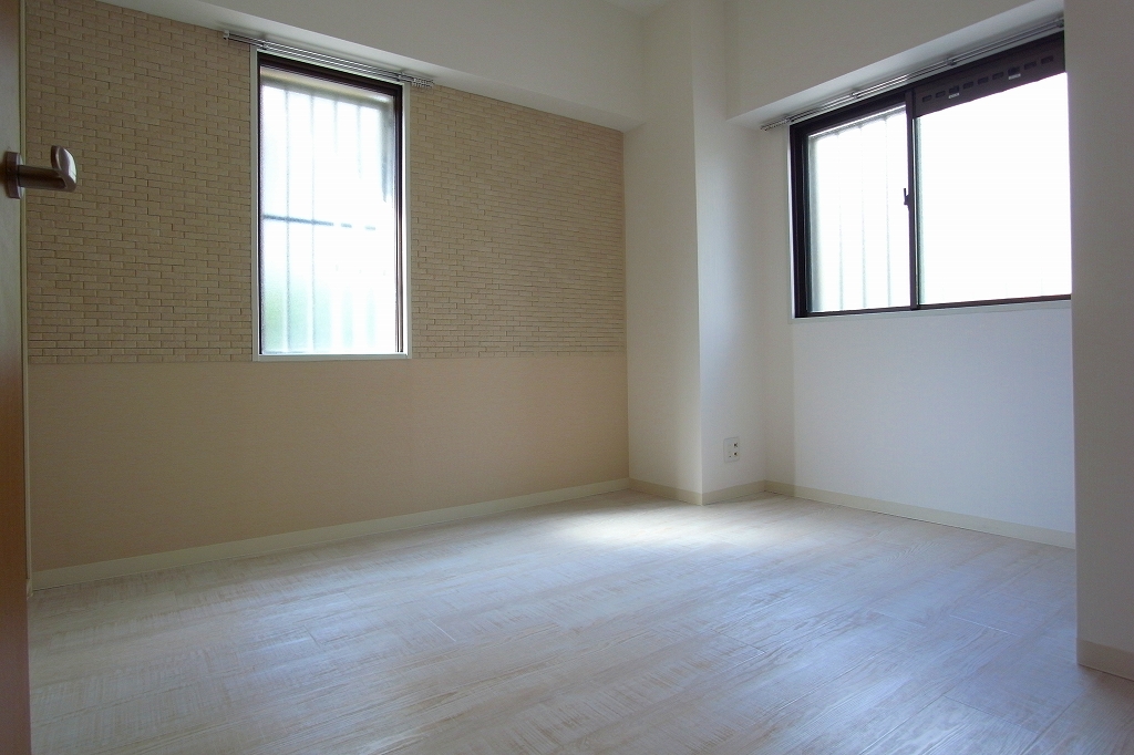 Other room space. I paste the stylish eco-carat to re-covering and the wall on the white floor