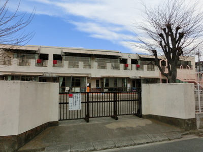 kindergarten ・ Nursery. Roar nursery school (kindergarten ・ 930m to the nursery)