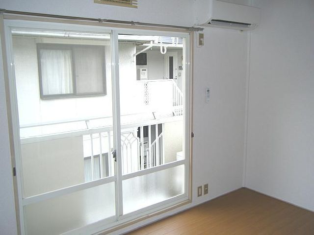 Living and room. It has been changed to Western-style!