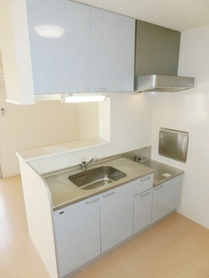 Kitchen. Two-burner gas stove can be installed counter kitchen