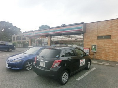 Convenience store. 220m to Seven-Eleven (convenience store)