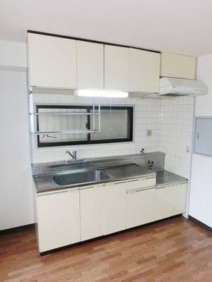 Kitchen. Two-burner gas stove can be installed kitchen